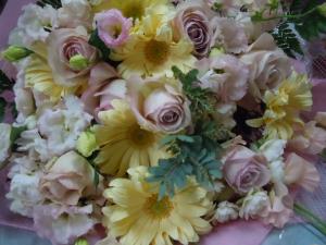 ラプソディ　（淡いピンクバラ）結婚式御祝｜「フローリスト金丸」　（茨城県つくば市の花キューピット加盟店 花屋）のブログ